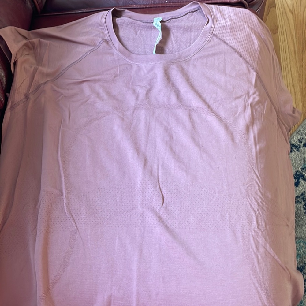 Lulu lemon swifty t shirt